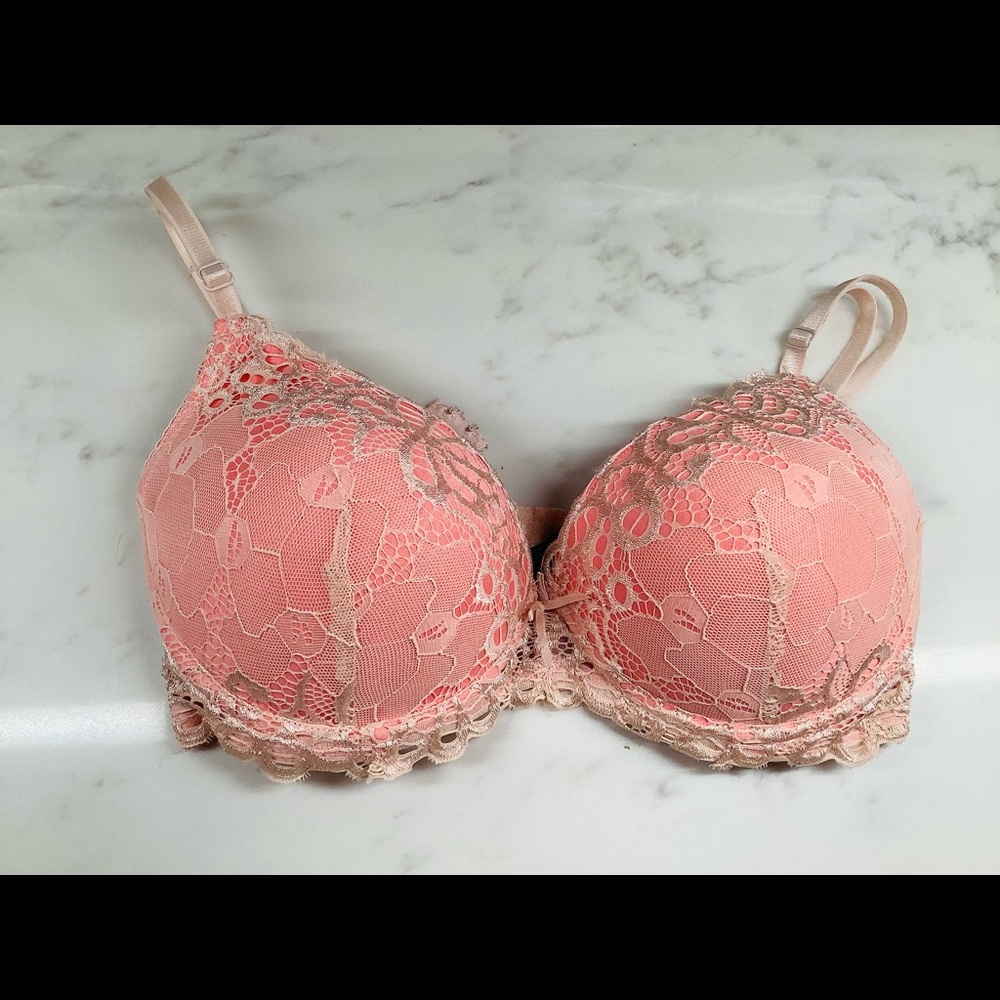 Marilyn Monroe lace overlay bra